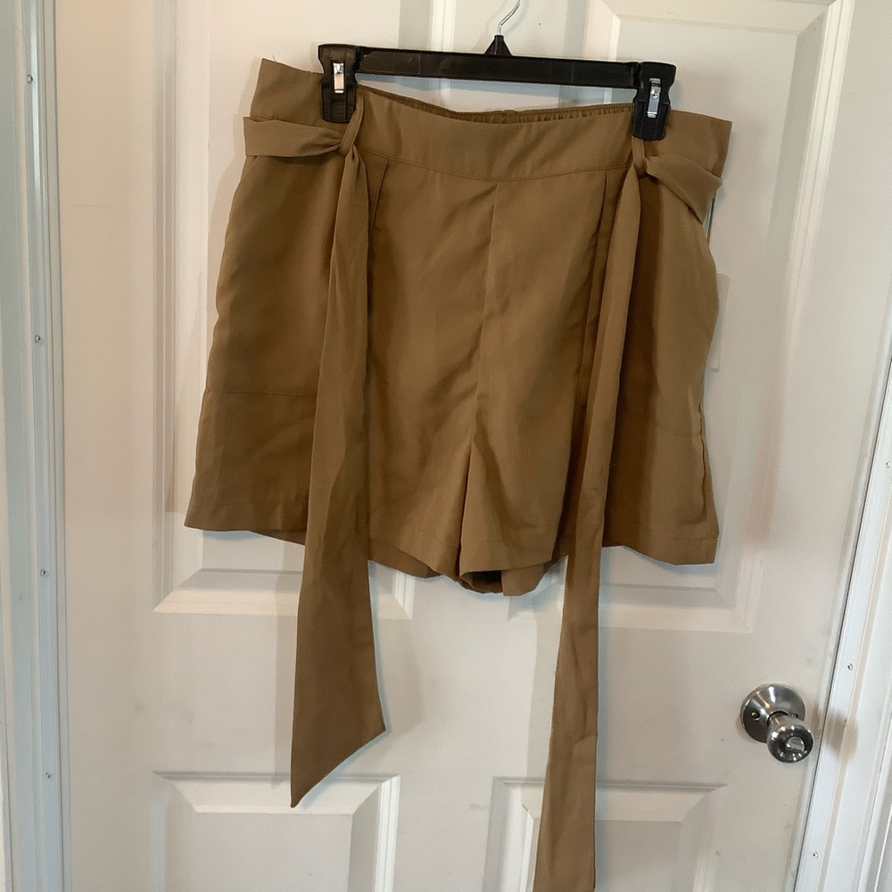 a. new.day. High waist Short with a tie belt size X-Large